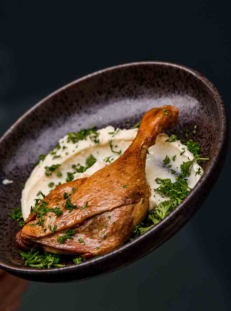 Antiena Confit de Canard su pastarnokų muslinu