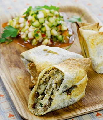 Tortilijos su baklažanų įdaru ir obuolių salsa