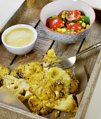 Žiedinių kopūstų kepsneliai su salsa